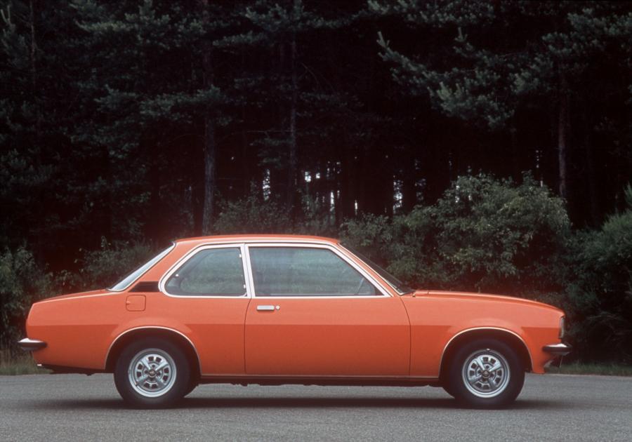  Opel Ascona 2-Door (B) 1975 года  (фото 11 из 15)